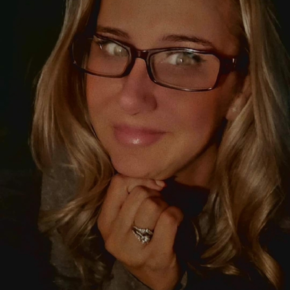 Meet your Posher, Sheri - Picture 2 of 3